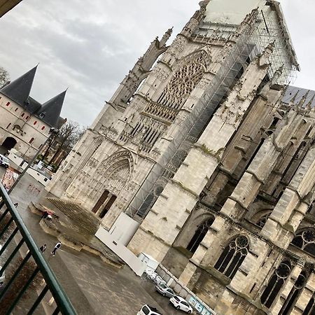 Lovely Appartement Vue Cathedrale Beauvais Exterior photo