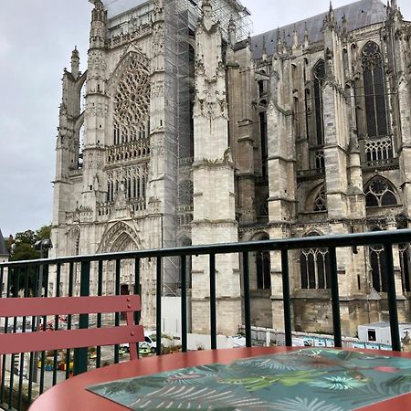 Lovely Appartement Vue Cathedrale Beauvais Exterior photo
